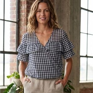 LILY White gingham blouse size M